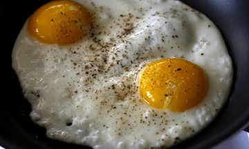 Sunny Side Eggs with Bacon, Mushroom, Beans, & Asparagus